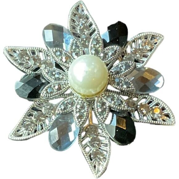 Vintage Crystal Flower Brooch Faux Pearl Center Rhinestones - Picture 7 of 8